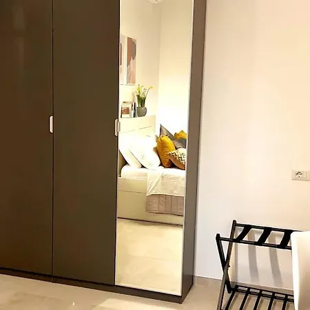 In Como, Your Nest On The *